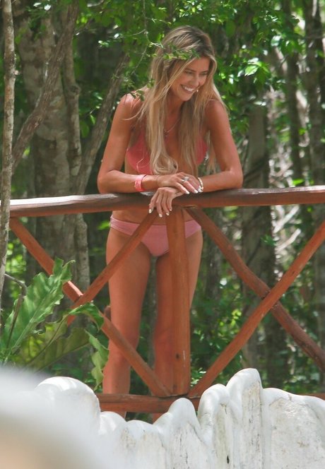 Christina Hall freie erwachsene fotos