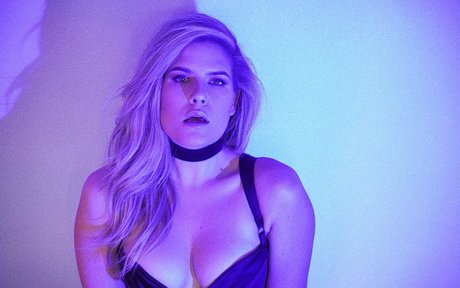 heiße blonde onlyfans erotische nackten foto