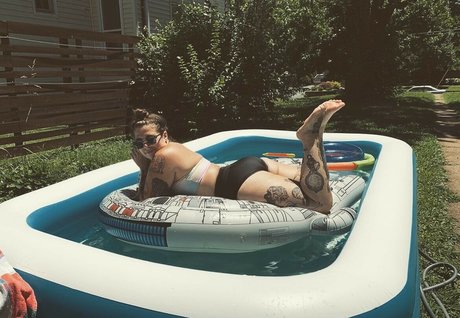 Stepstool Sarah xxx hübsche foto