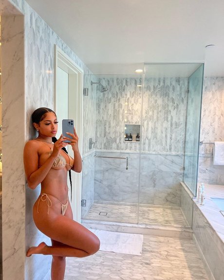 Jonica Keating model top archiv