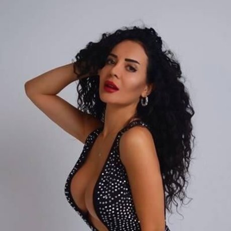 Melek Oezcagan erotische pornografische fotos