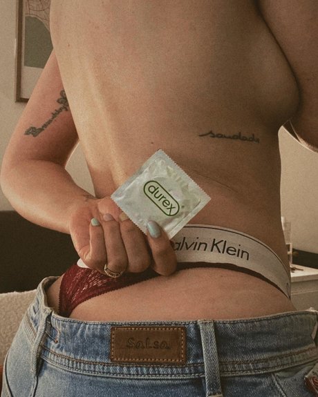 vollbusige rothaarige teen onlyfans nackt kostenlose bild