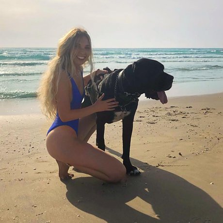 zierliche asiatische onlyfans kostenlose nackt bild