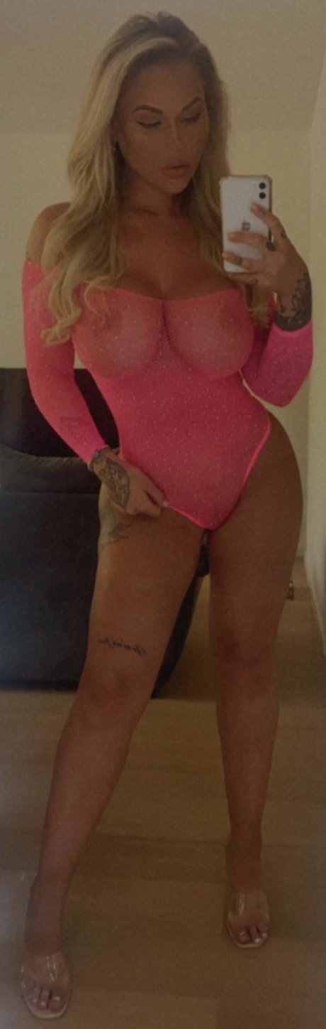 Yana Daems pornostar nackte bilder