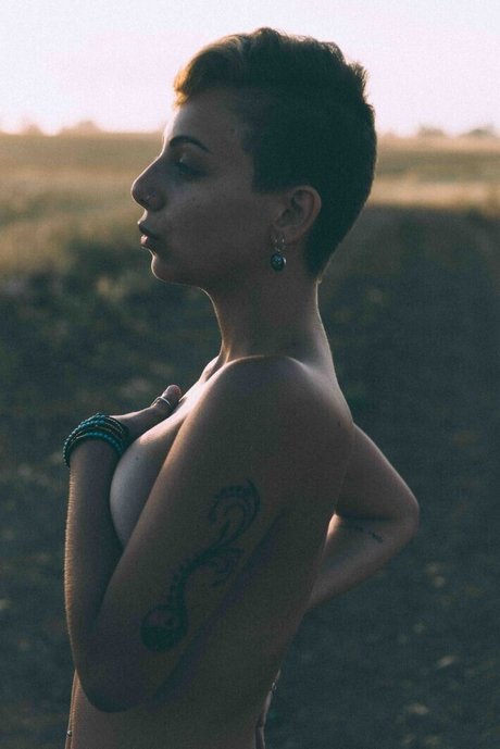 Tohar Frie xxx beste bild