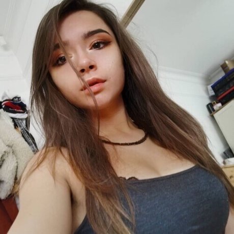 Csillabu erwachsene nackt bild