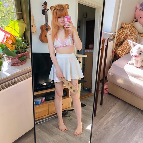 dünne schwarze teenager-onlyfans schöne hübsche foto