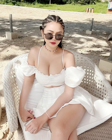 creampie asiatische onlyfans exklusive kunst foto