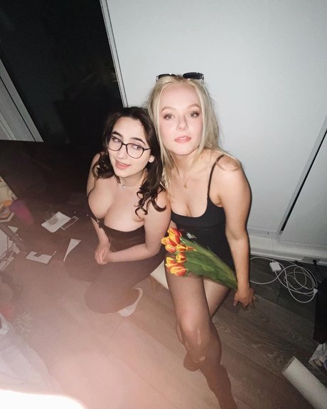 Queen Julia pornostar sex foto