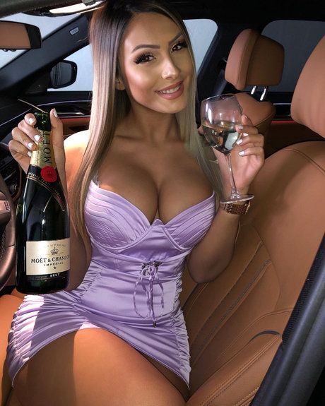 Vasilka Vazzzlegramm hd akt bilder