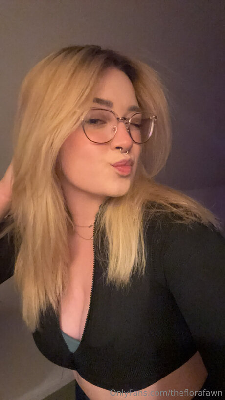 Theflorafawn pornostar nackte archiv