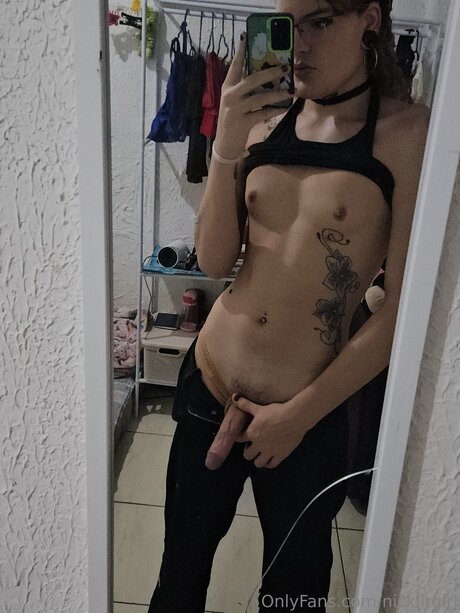 Nickiitgirl top hd fotos