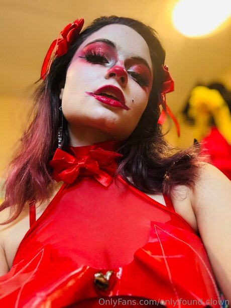 Only Found Clown hübsche porno galerien
