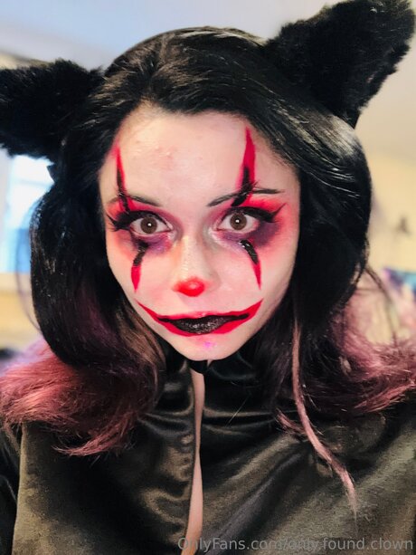 Only Found Clown xxx freie galerien