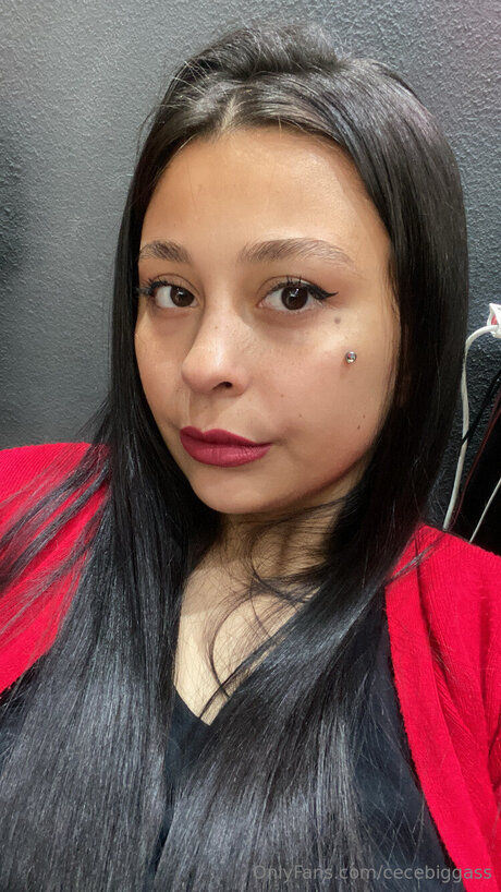 domina facesitting onlyfans hd erotische bild