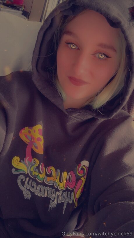 Witchychick69 nacktheit porno archiv