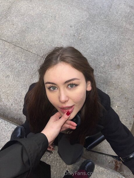 Angescortney xxx nackte foto