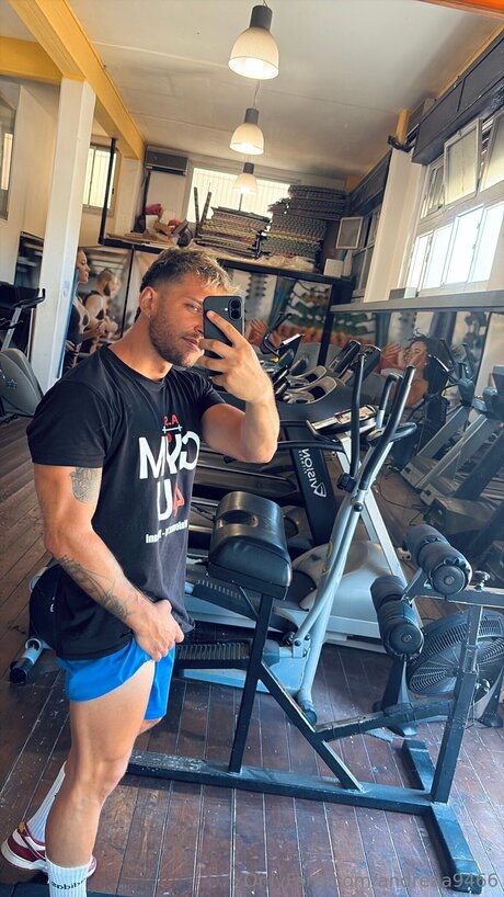 Andreaa9466 heiße kunst galerien