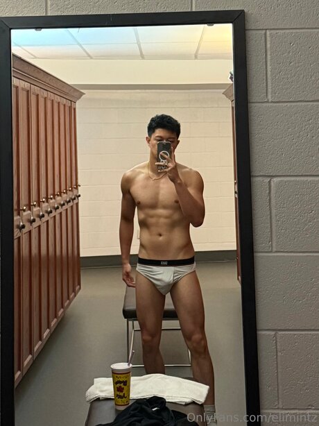 zierliche asiatische onlyfans erotische galerien