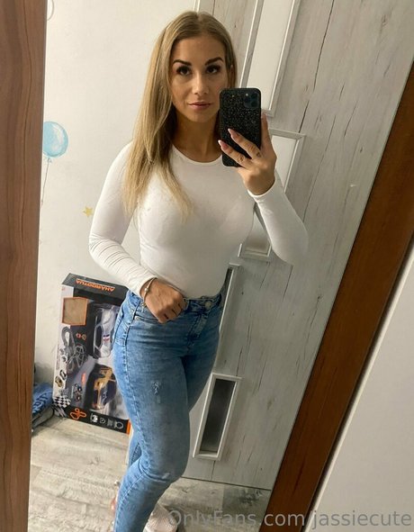 jassiecute schauspielerin erotische foto