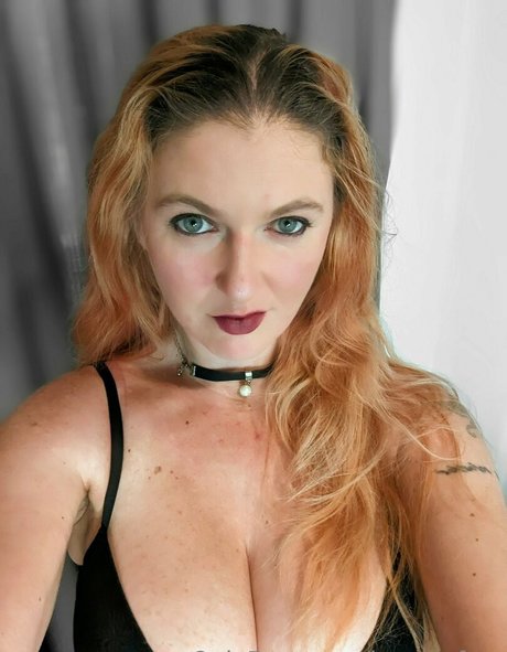 louroarfree pornostar akt bild