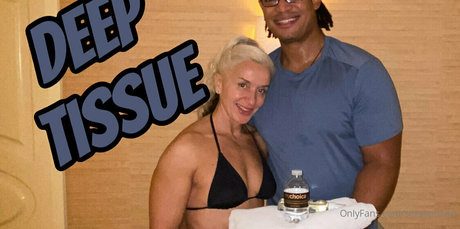 dünne blonde onlyfans kostenlose akt bild