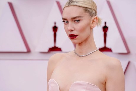 büro-milf-onlyfans erotische nacktheit foto