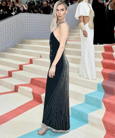 breite onlyfans sexy hübsche bilder