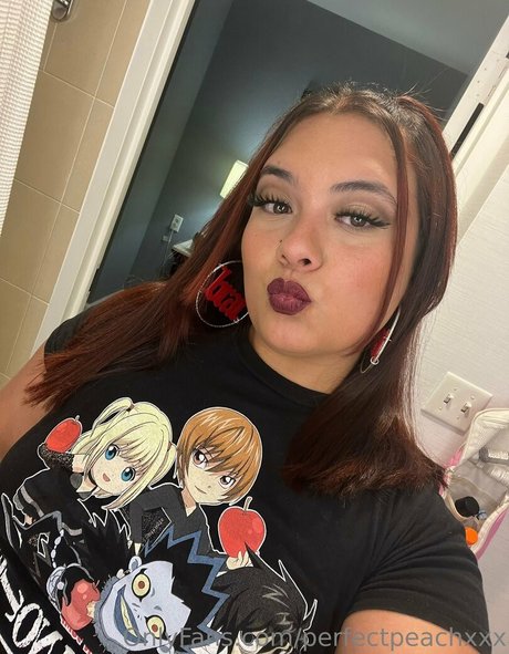 perfectpeachxxx nackt exklusive bild