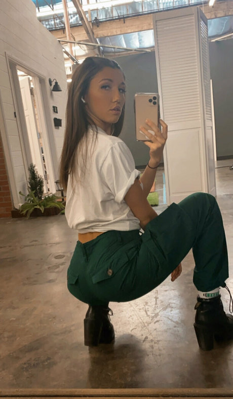 dünne blonde onlyfans freie nackte foto