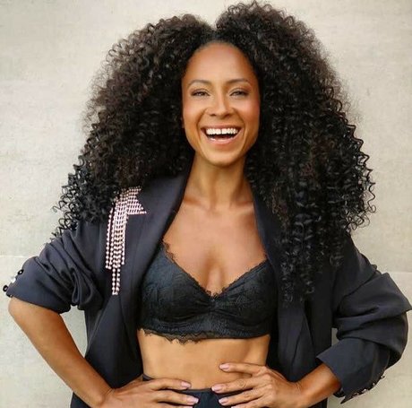 Cinnara Leal exklusive porno foto