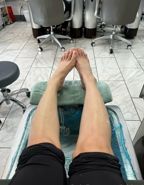 zierliche asiatische onlyfans heiße kostenlose galerien