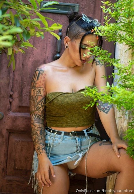 breite onlyfans erotische bild