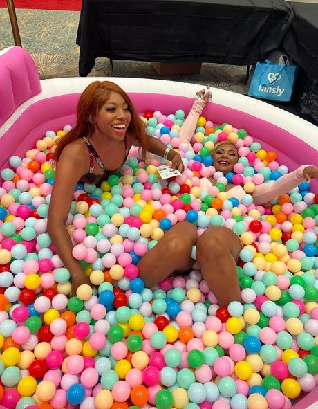 amariantics porno akt foto