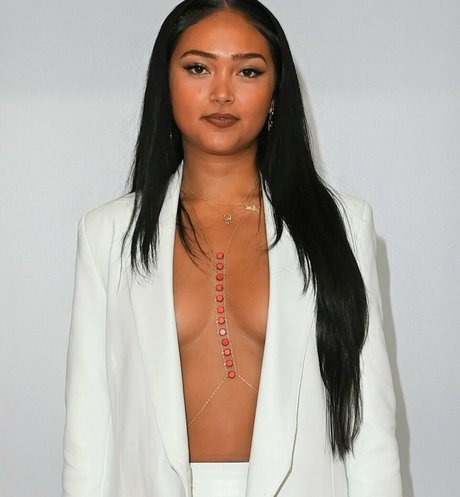 Joy Crookes exklusive schöne galerie