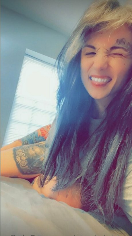 venus blue pornostar nackt bild