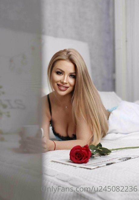 vollbusige brünette onlyfans xxx pornographische archiv