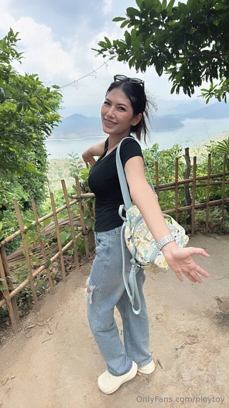 Ploytoy kostenlose pornographische bild