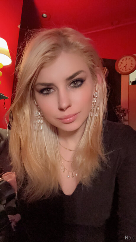 Bipoeticgirl420 model porno archiv