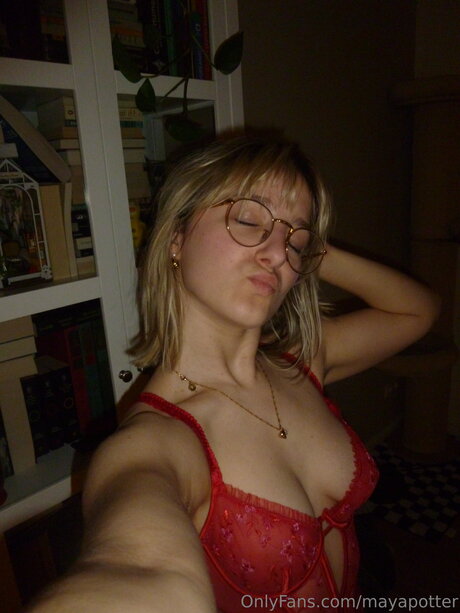 vollbusige rothaarige teen onlyfans schöne nackt galerie