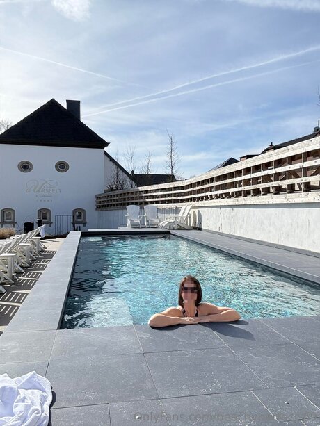 zierliche brünette nur fans nackt schöne galerie