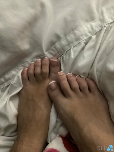 Sassylittleleo erwachsene nackte galerie