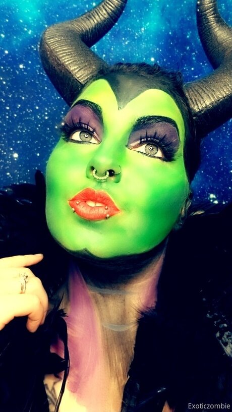 Exoticzombiefree top pornographische bild