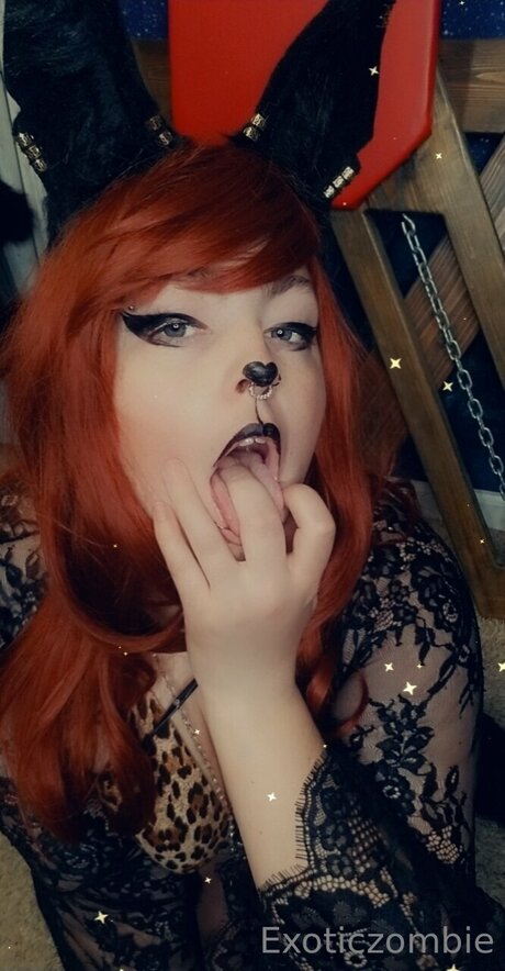 Exoticzombiefree sexy top foto