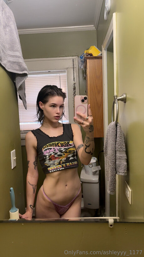 dünne blonde onlyfans freie top galerie