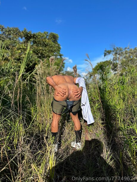 U77749627 freie nackte foto