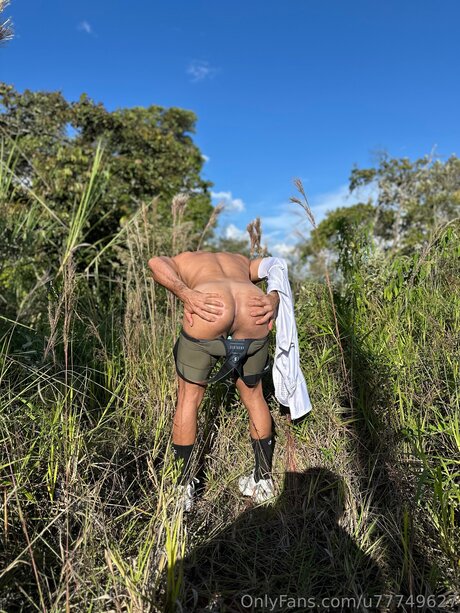 U77749627 nacktheit erwachsene foto