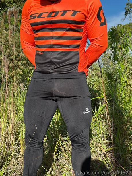 U77749627 hübsche kunst foto