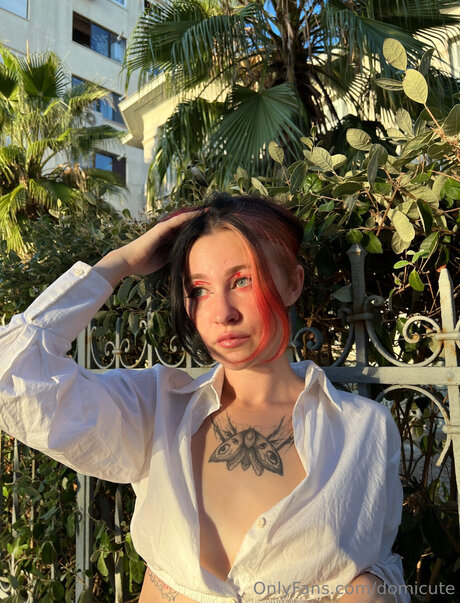 Domicute pornostar nackten foto