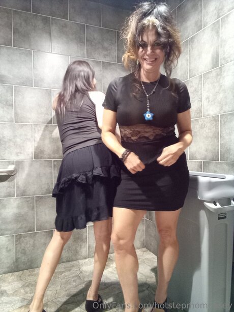 Hotstepmomcasey model nackten archiv